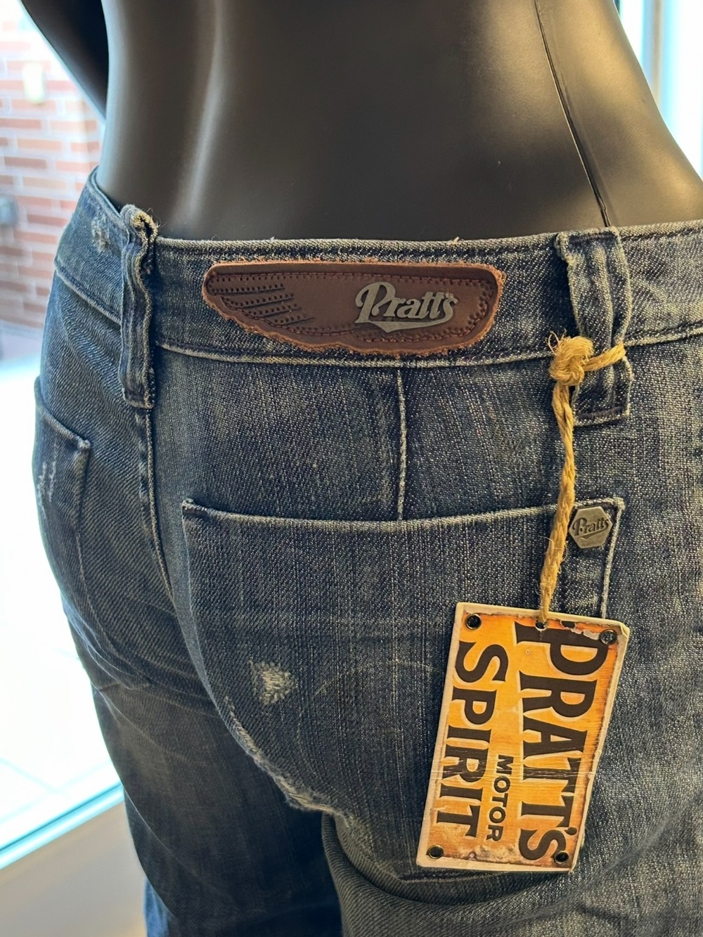 Pratts Motor Spirit Men's Classic Straight Leg Jeans • Size 26 (button missing)